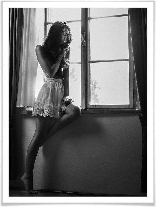 Produktbild Trenddeko Girl on the Window (24 x 30 cm)