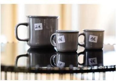 Actual product image Avery Universal labels