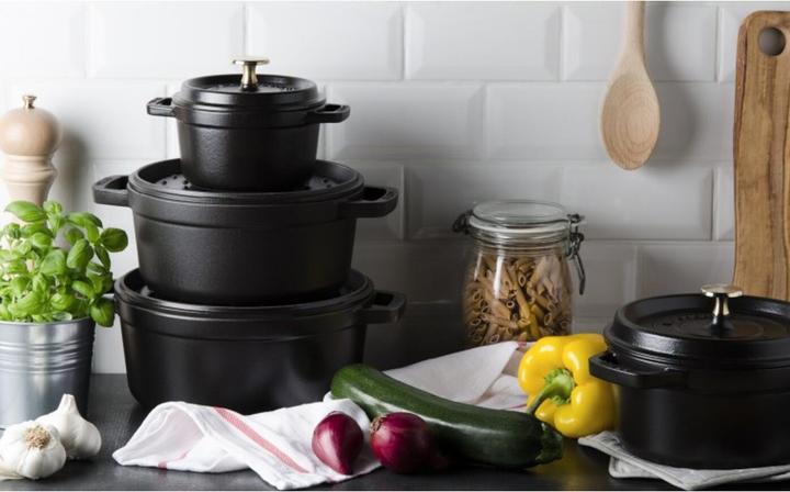 Produktbild Staub Cocotte (28 cm, Bräter + Schmortopf, Gusseisen)
