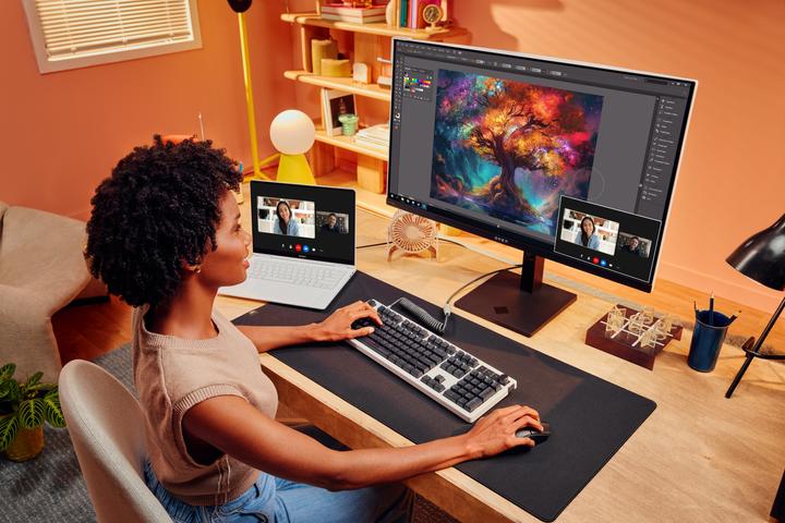 Produktbild HP OMEN Transcend 31,5 Zoll UHD 240 Hz OLED Gaming-Monitor – OMEN Transcend 32 (3840 x 2160 Pixel, 31.50")