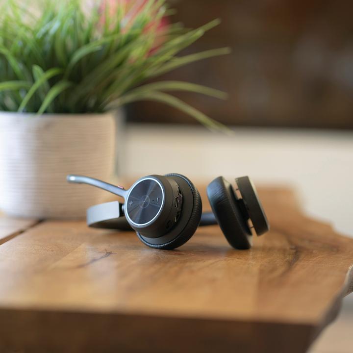 Actual product image Poly Voyager 4300 (Wireless, USB-C)