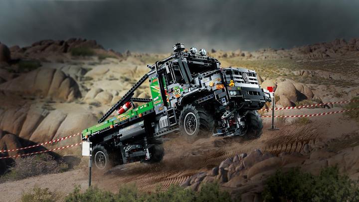 Actual product image LEGO Mercedes-Benz Zetros Offroad Truck (42129, LEGO Technic)