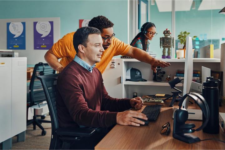 Produktbild Poly Voyager Focus 2 MS (Kabellos, Kabelgebunden, USB-C)