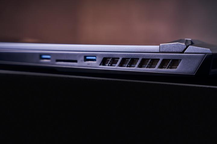 Immagine prodotto MSI GE76 Raider (17.30", Intel Core i9-10980HK, 32 GB, 2000 GB, CH)