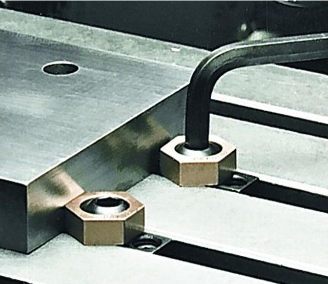 Immagine prodotto IBT Morsetto eccentrico da 18 mm per scanalature a T di dimensioni 18