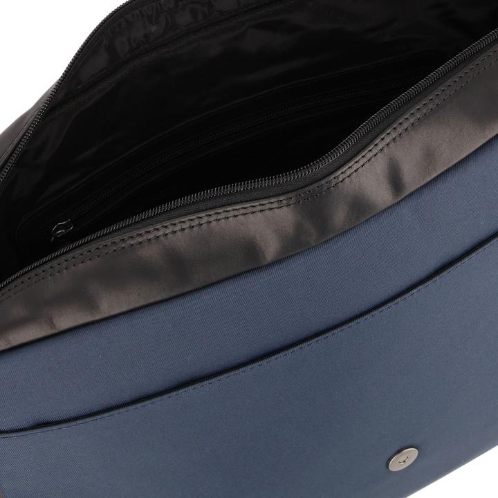 Actual product image The Chesterfield Brand Falun Messenger 40 cm laptop compartment