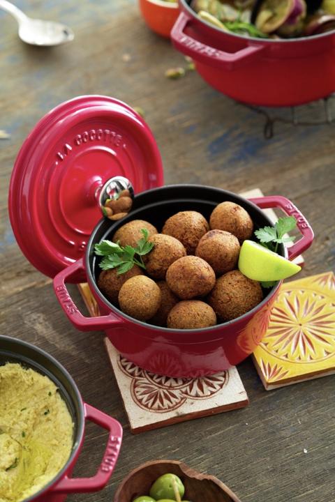 Produktbild Staub Cocotte (22 cm, Bräter + Schmortopf, Gusseisen, Emaille)