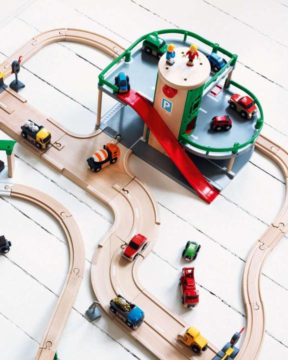 Actual product image Brio Multi-storey car park Strassen&Schienen