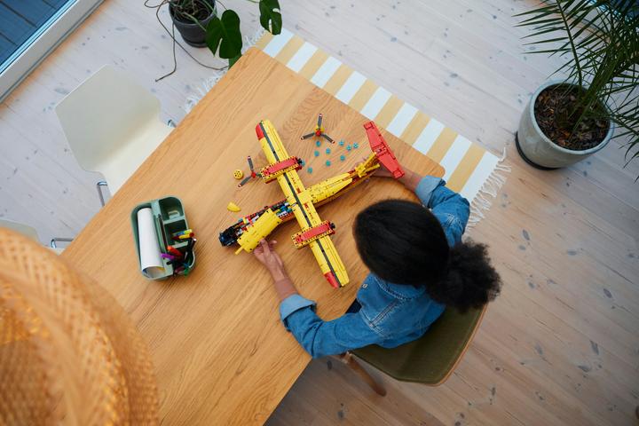 Actual product image LEGO Firefighter Aircraft (42152, LEGO Technic)