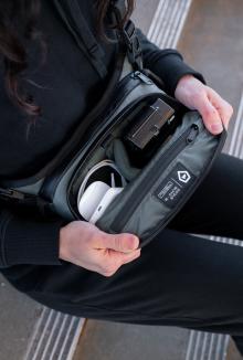 Actual product image Wandrd Rogue Sling (Camera shoulder bag, Camera hip bag, 3 l)