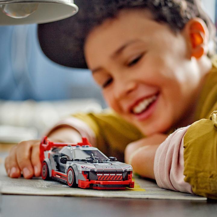 Produktbild LEGO Audi S1 e-tron quattro Rennwagen (76921, LEGO Speed Champions)