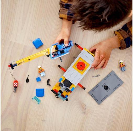 Actual product image LEGO All Terrain Crane (60324, LEGO City)