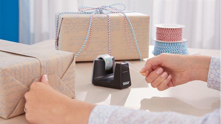 Image du produit tesa Dérouleur de ruban adhésif EASY CUT SMART pour tables, avec technologie antidérapante, y compris 1