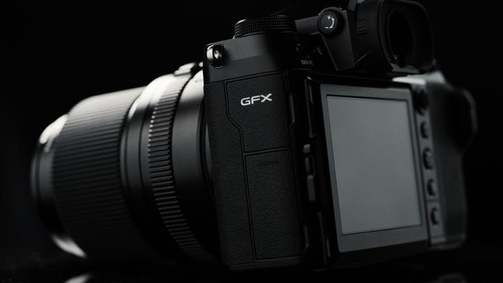 Immagine prodotto Fujifilm GFX 100S – ohne BC-W235 Ladegerät (102 Mpx, Formato medio)