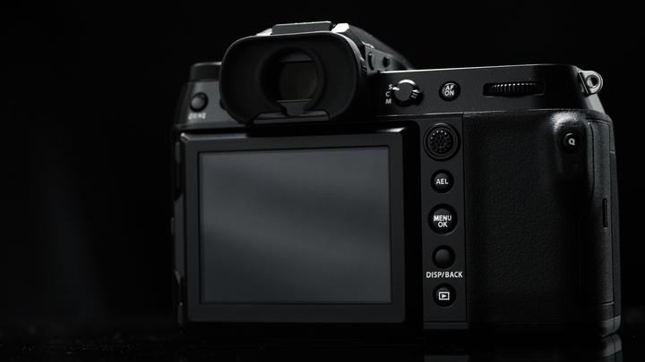 Immagine prodotto Fujifilm GFX 100S – ohne BC-W235 Ladegerät (102 Mpx, Formato medio)