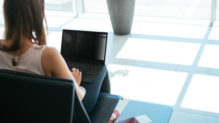 Produktbild Lenovo ThinkPad X1 Carbon Gen 7 (14", Intel Core i7-8665U, 16 GB, 1000 GB, CH)