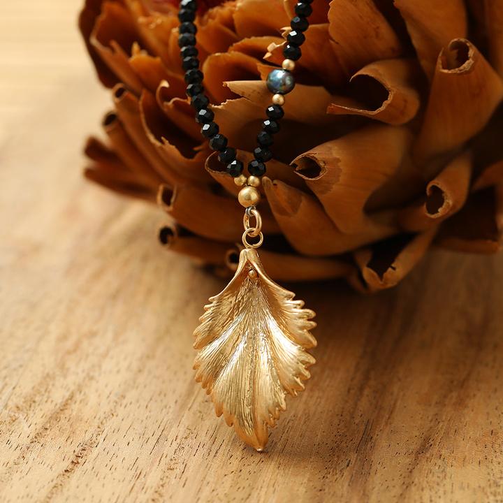 Actual product image Andreani Necklace with leaf pendant made of genuine black freshwater pearls with glass (Pearls)