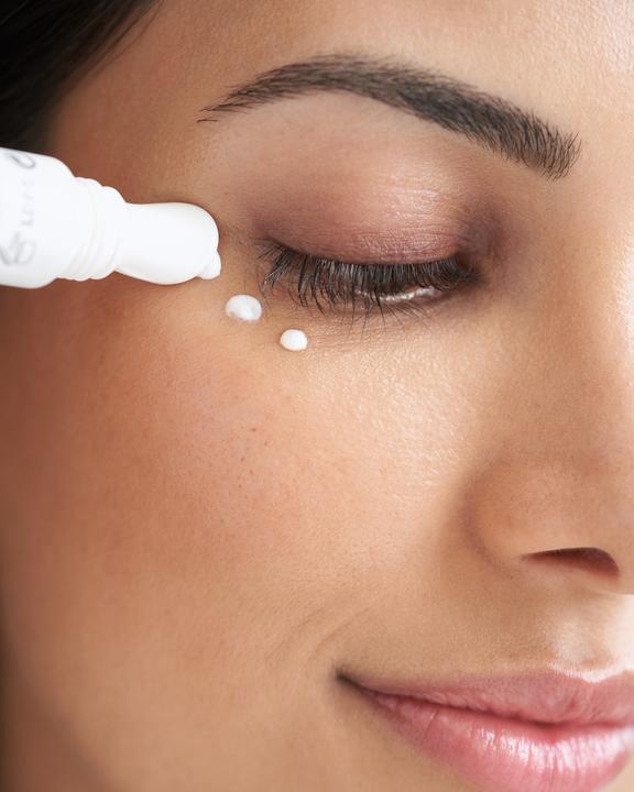 Produktbild NIVEA DUPLIKAT Cellular Luminous630 Anti-Dunkle Augenringe Augencreme (Crème, 15 ml)