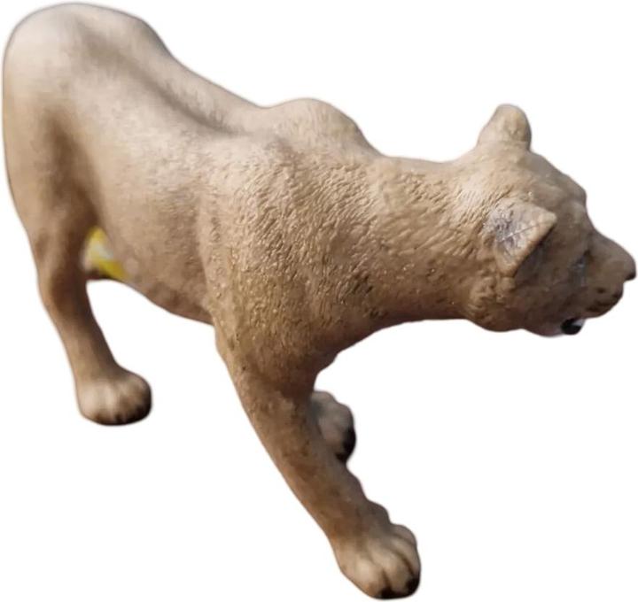 Actual product image Schleich Wild Life - Play figure, lioness 17026