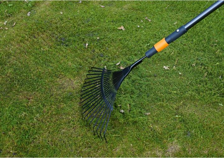 Actual product image Fiskars Fan broom