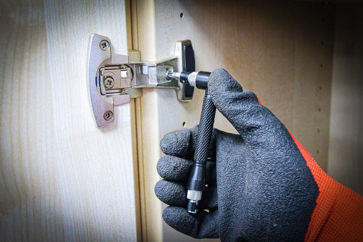 Immagine prodotto BGS Cacciavite ad angolo con 7 inserti a doppia punta attacco esagono esterno 6,3 mm (1/4") 8 pz. (6,3 mm)