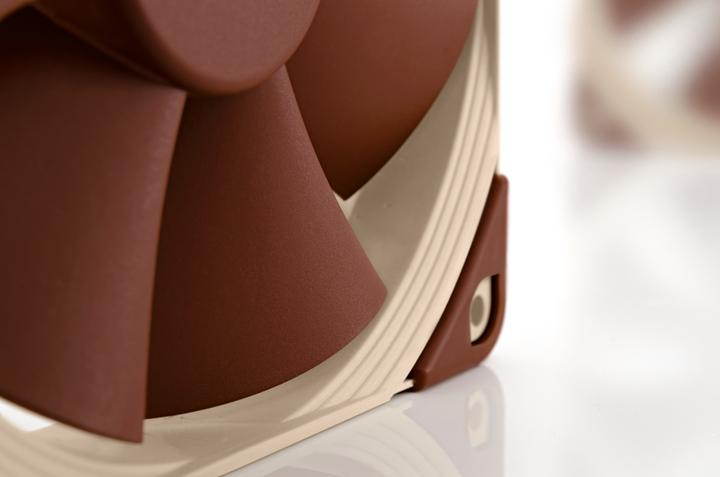 Image du produit Noctua NF-F12 5V (120 mm, 1 x)