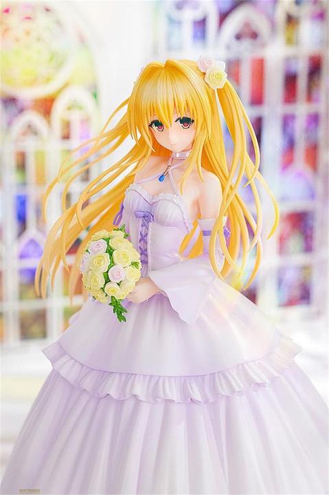 Produktbild Kadokawa To Love-Ru Darkness PVC Statue 1/7 Golden Darkness Wedding Dress Ver. 23 cm