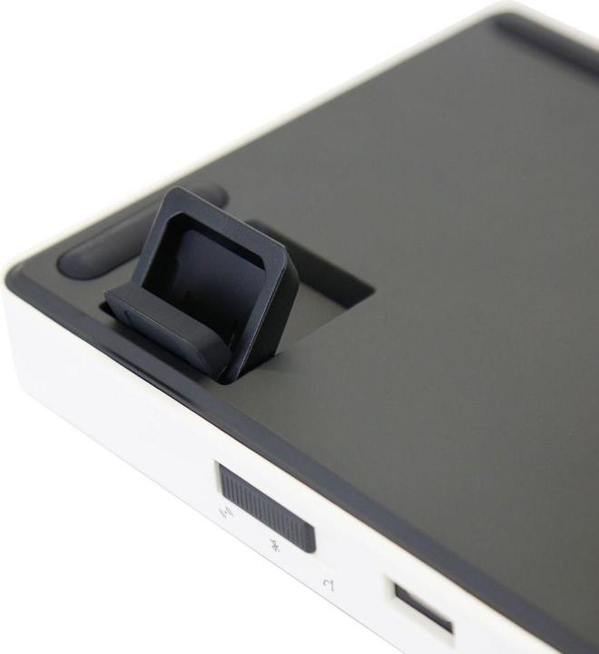 Actual product image Varmilo Minilo VXT81 Retro (US, Wireless, Cable)