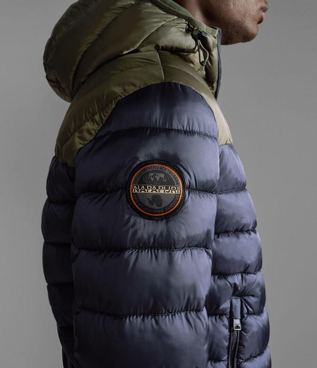 Actual product image Napapijri hooded seeveess jacket aerons cb (L)