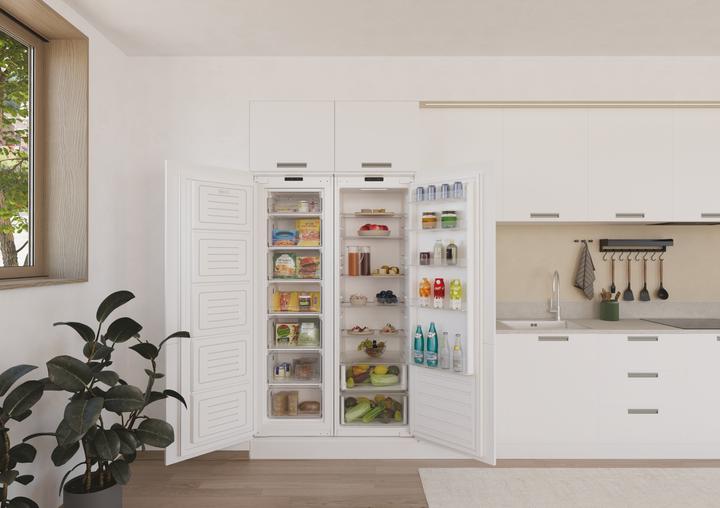 Actual product image Candy CMS518EW Built-in Single Door Refrigerator 316 (316 l)