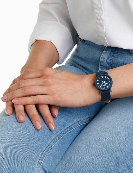 Immagine prodotto Mondaine essence 32 mm (Orologio da polso analogico, 32 mm)