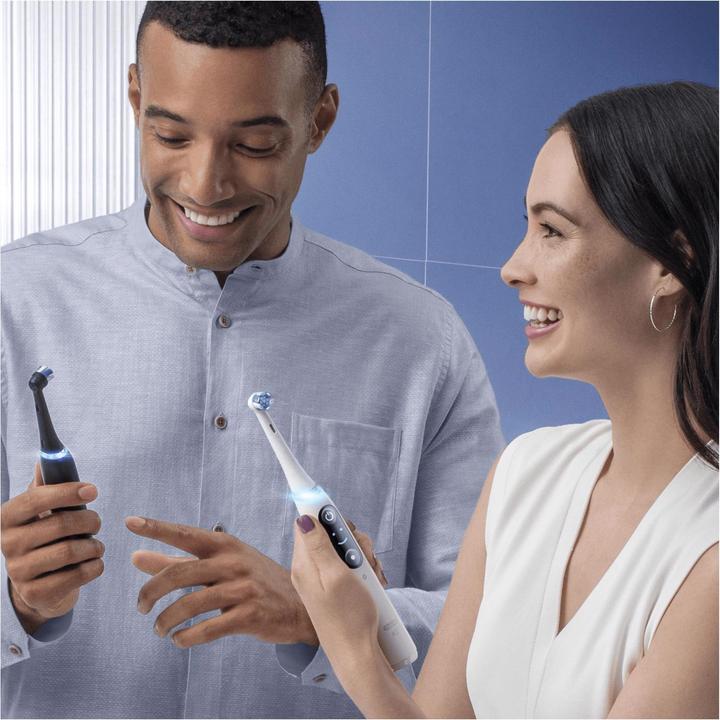 Actual product image Oral-B iO-Series 8 Duo (Oscillating toothbrush)