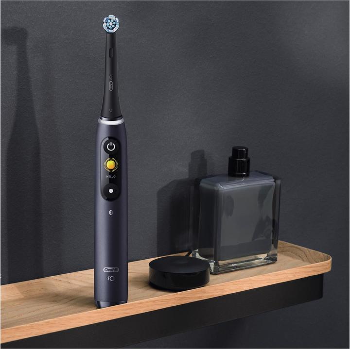 Actual product image Oral-B iO-Series 8 Duo (Oscillating toothbrush)