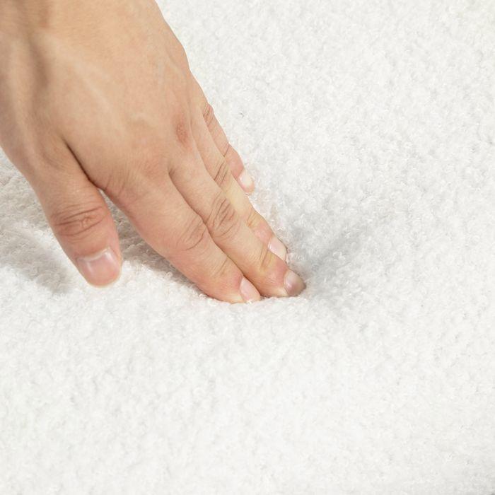 Produktbild Swisshandel24 Ohrensessel mit Hocker, Sessel mit Sherpa-Bezug, Hohe Rückenlehne, Weiss