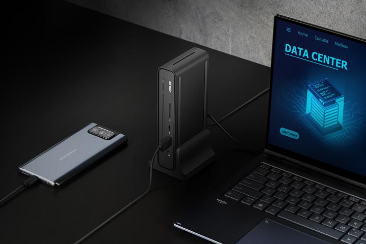 Actual product image ASUS DC300 - Docking station - USB-C - HDMI DP USB-C - 1GbE - 150 Watt (USB-C, 1 Ports)