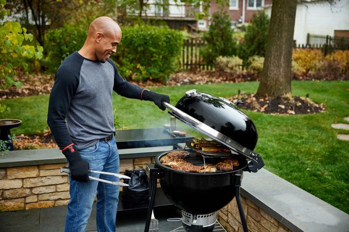 Actual product image Weber Summit Kamado E6 (610 mm)