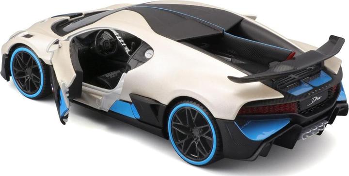 Actual product image Maisto Bugatti Divo 1/24 white metallic
