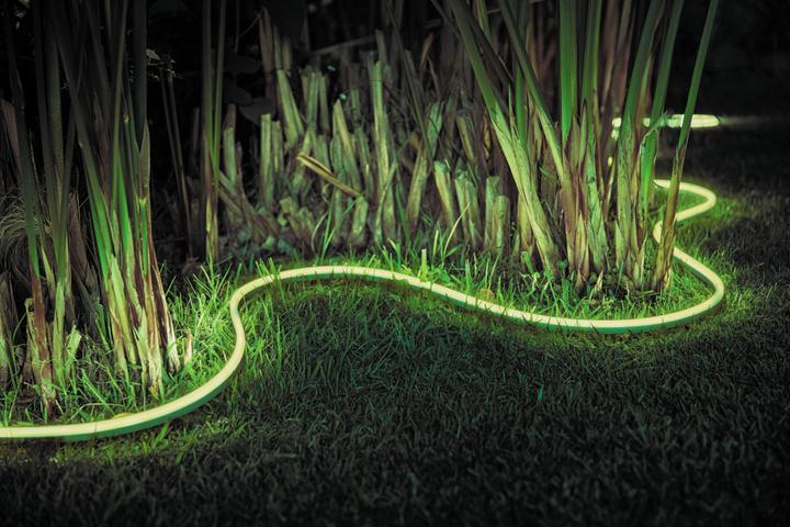 Immagine prodotto Philips Hue Outdoor Lightstrip BT (RGBW, 200 cm, Esterno)