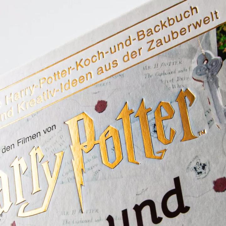 Actual product image Das offizielle Harry-Potter-Koch- und Backbuch für zauberhafte Feste und magische Partys (German, Jennifer Carroll, 2021)