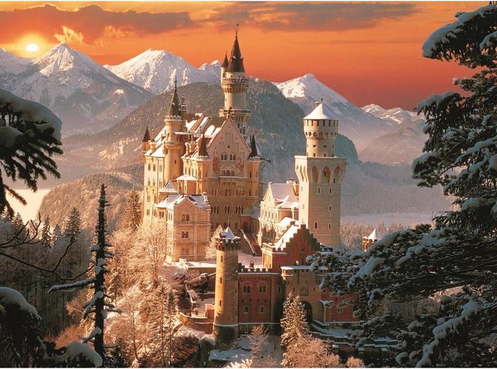 Actual product image Trefl Neuschwanstein Castle in winter (3000 pieces)