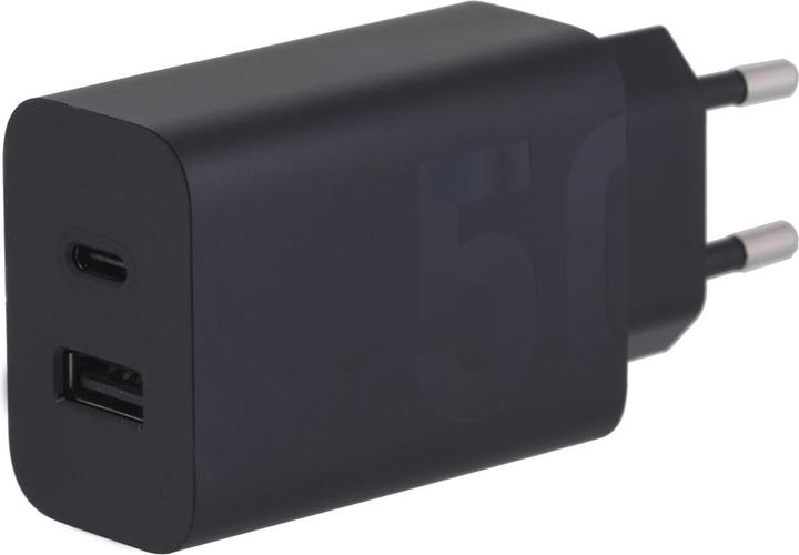 Actual product image Motorola TurboPower Travel Charger 50 W Duo USB-C + USB-A w| USB-C cable (50 W)