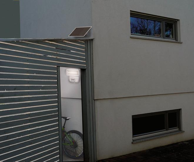 Actual product image Brennenstuhl Solar LED spotlight SOL 800 with infrared motion detector anthracite (400 lm, IP44)