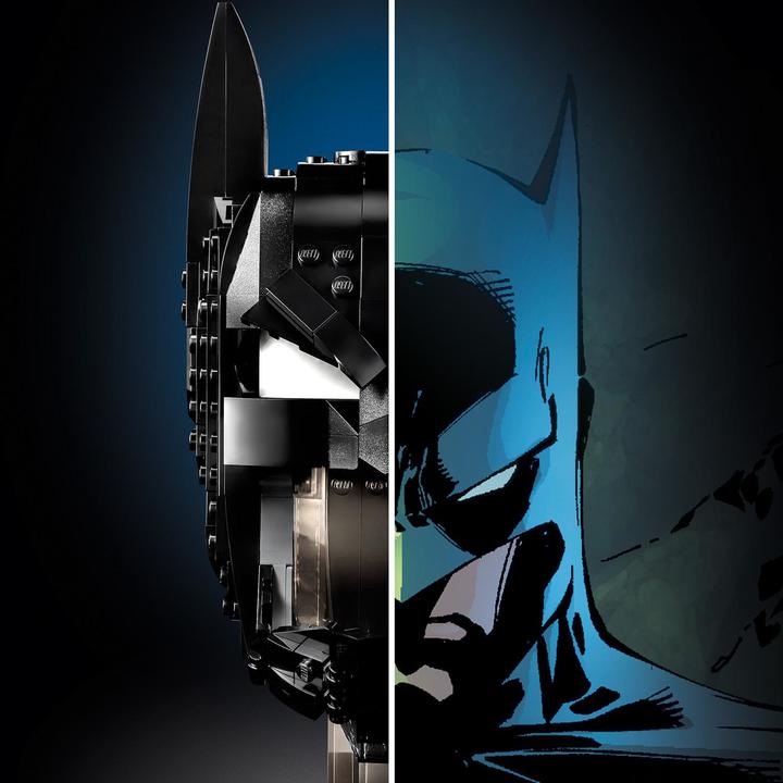Actual product image LEGO Batman helmet (76182, LEGO DC)