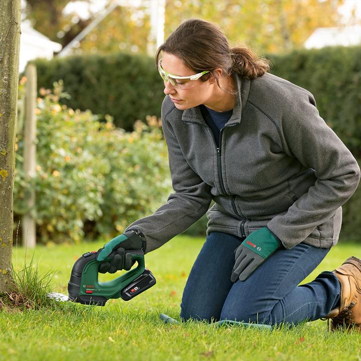 Produktbild Bosch Home & Garden AdvancedShear 18V-10 (Akkuheckenschere)