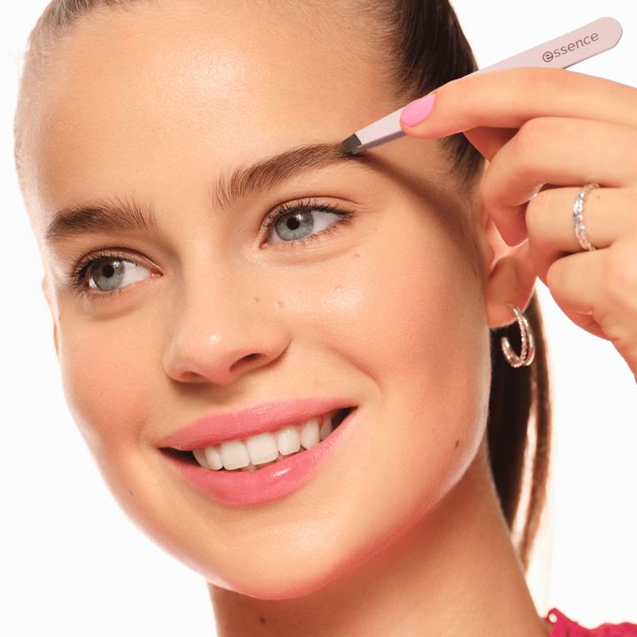 Image du produit essence BROW TWEEZER pince à épiler pour sourcils