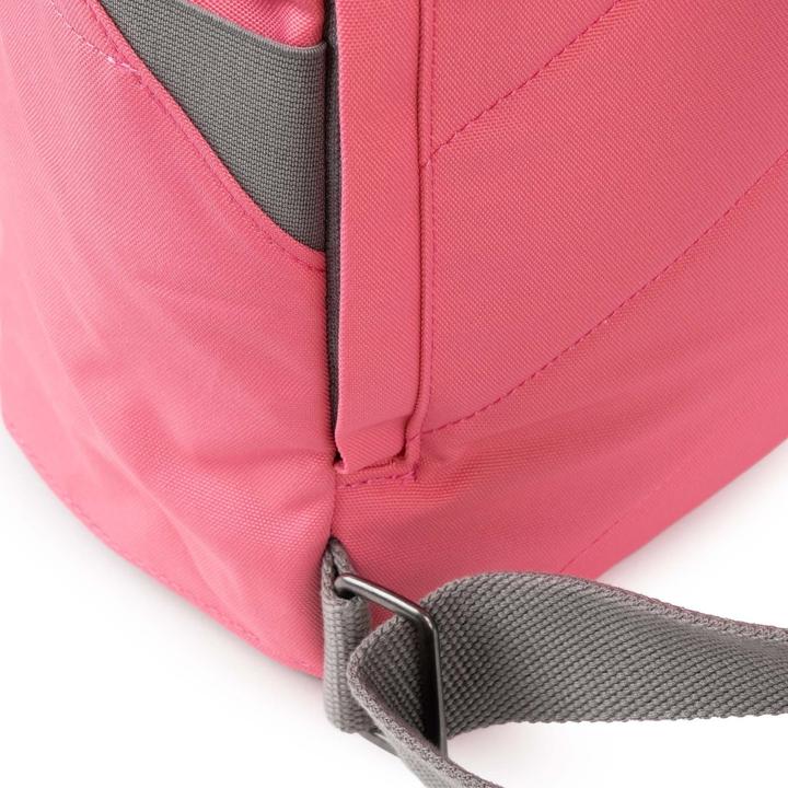 Produktbild Roka London Finchley A Tulip Medium Recycled Canvas (15 l)