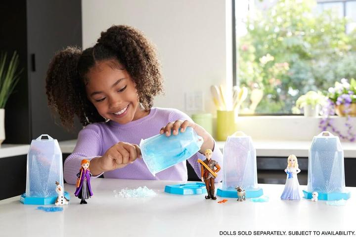 Immagine prodotto Disney Frozen Assortimento di bambole Disney La Regina del Ghiaccio in esposizione da banco AUTUNNO