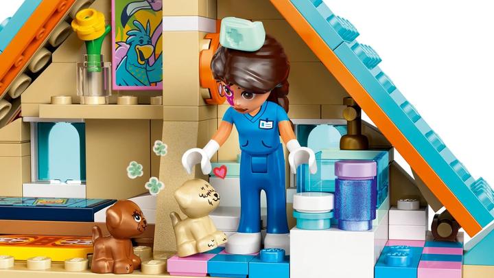 Actual product image LEGO Tierarztpraxis für Pferde und Haustiere (42651, LEGO Friends)