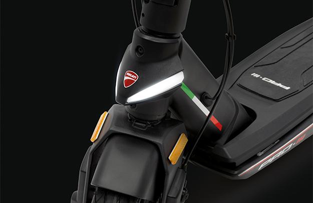 Produktbild Ducati E-Scooter Pro-III (25 km/h, 50 km, 350 W)