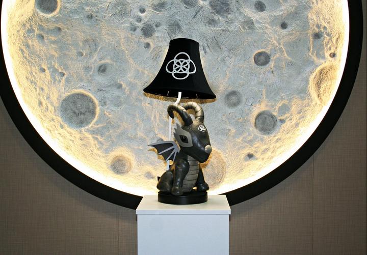 Immagine prodotto Happy Lamps Black Dragon il drago, lampada da tavolo a LED, fatta a mano (450 lm)